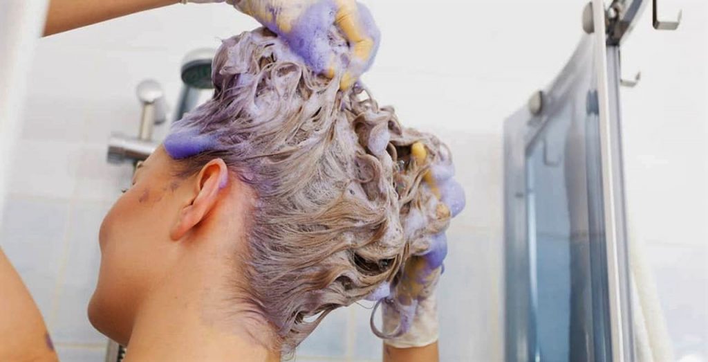 Le shampoing bleu comme déjaunisseur de blond mon avis
